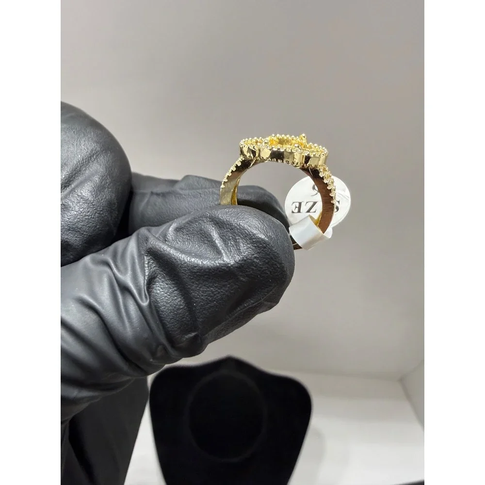 N/A clover ring